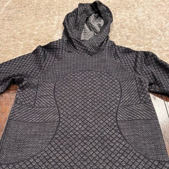 Lululemon Rest Less Hoodie * Patchwork Size 4 in like new condition - Picture 2 of 11